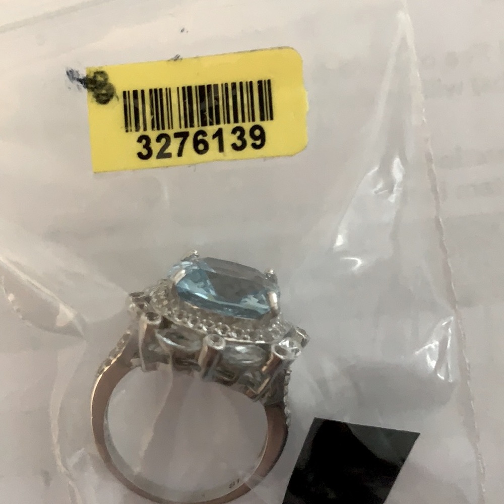 🦋Genuine Sky Blue Topaz Cocktail Ring🦋 - Picture 9 of 9